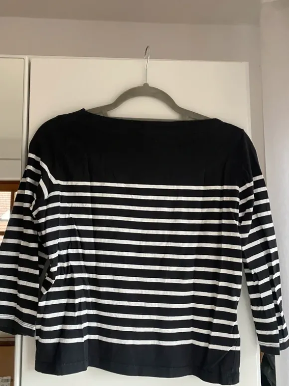 Gestreiftes Langarmshirt