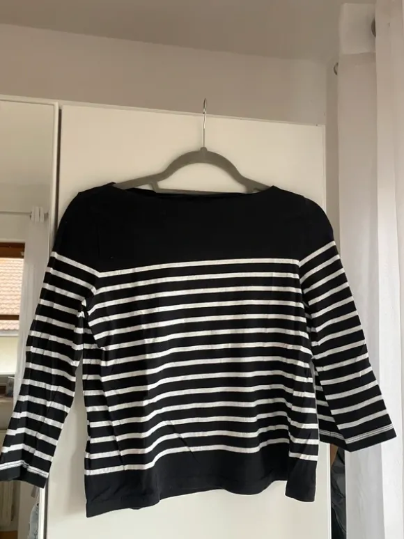Gestreiftes Langarmshirt