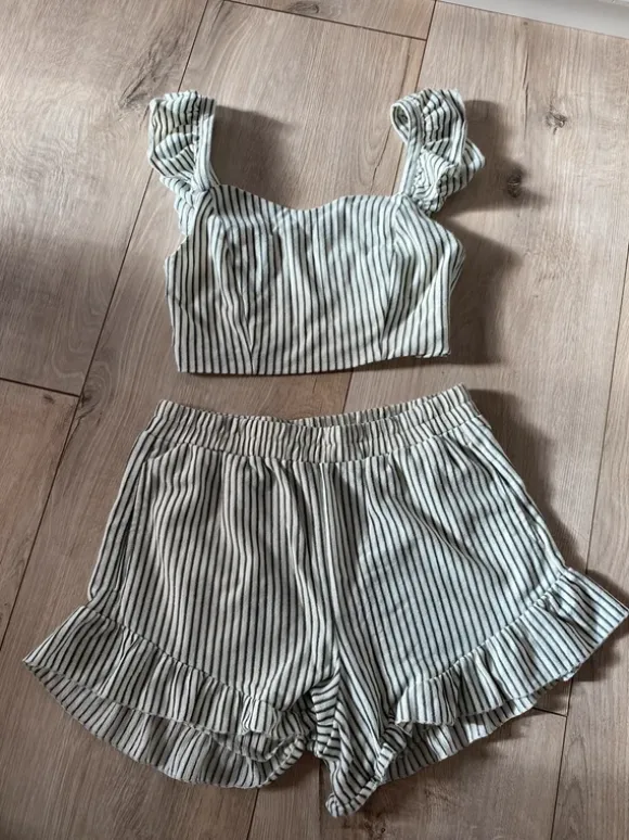 Gestreiftes Set Oberteil + Hose