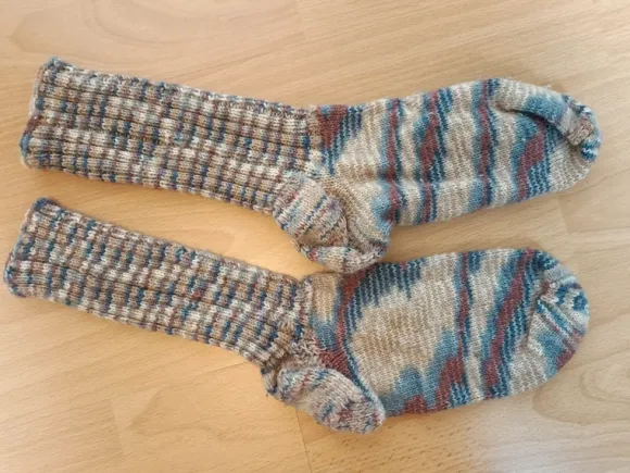 Gestrickte Socken Wollsocken 40-43 neu