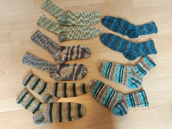 Gestrickte Socken Wollsocken 40-43 neu