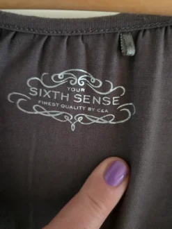 Glitzershirt Gr. 44 grau. C&A.