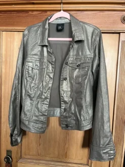 Gold schimmernde klassische Jeansjacke Gr. 36/38