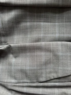 Grau-Blauer Anzug