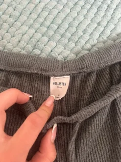 Graue Hose von Hollister in der Größe M