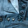 Graue Jeans mit Knopfleiste