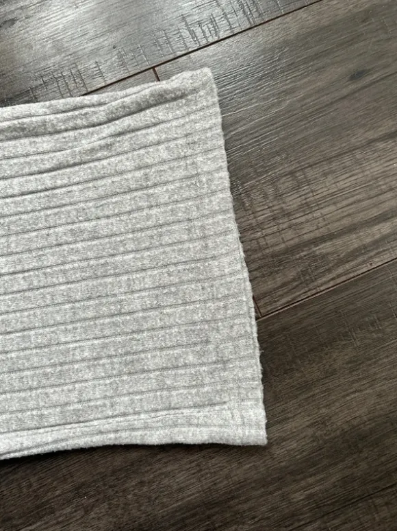 graue Jogginghose