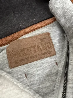 Graue Kapuzenjacke