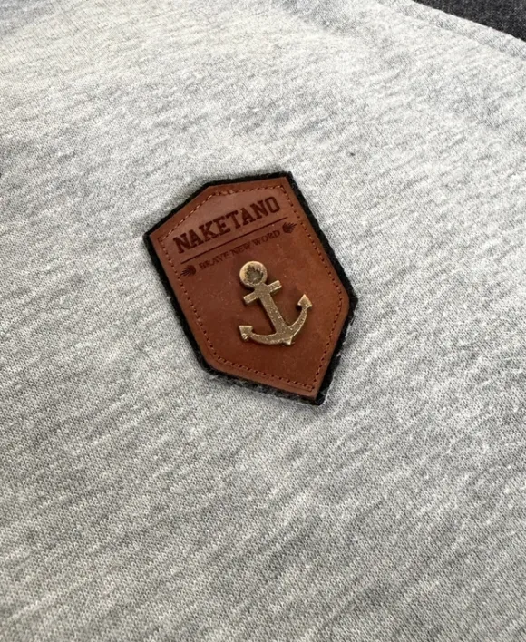 Graue Kapuzenjacke
