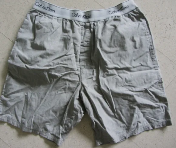 graue Schlafshorts von Calvin Klein in M mit Taschen