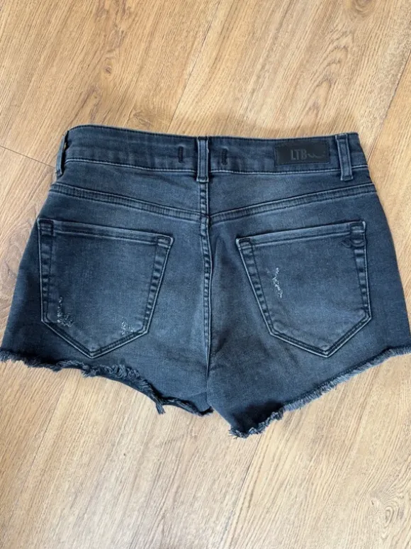 Graue Shorts von LTB