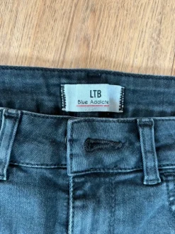 Graue Shorts von LTB