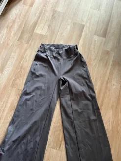 Graue Stoff/Sporthose