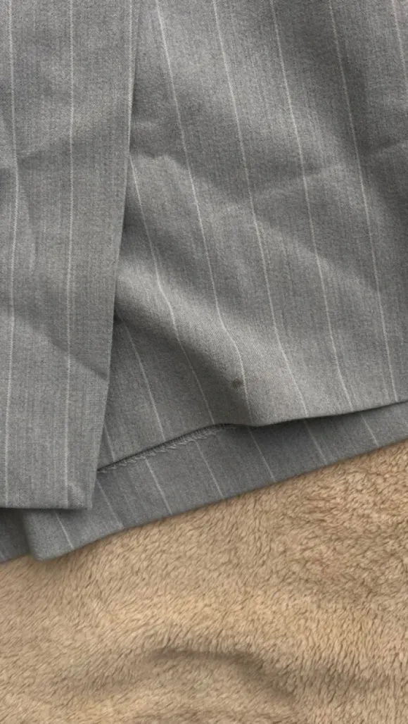 Grauer Nadelstreifen Skort