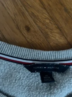 Grauer Tommy Hilfiger Sweater/Pullover/Shirt