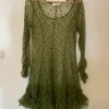 Grünes transparentes Kleid
