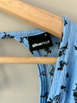 Hellblaue Bluse von Gina Tricot