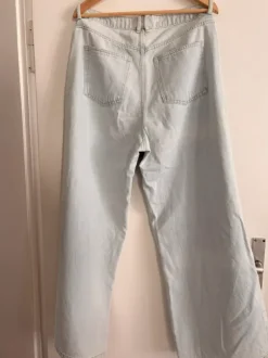 Hellblaue Jeans High Waist