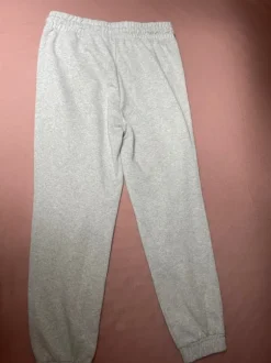 Hellgraue Jogginghose