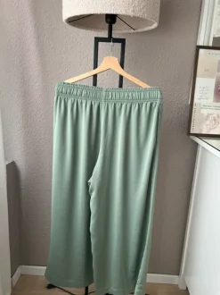 Hellgrüne lockere Hose H&M