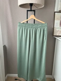Hellgrüne lockere Hose H&M