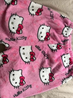 Hello-Kitty-Pyjamahose