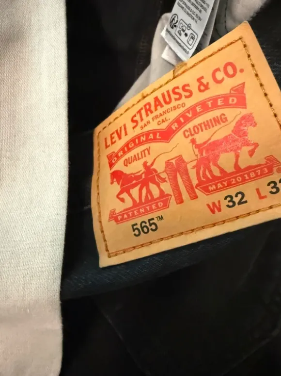 Herren Jeans Levi’s schwarz 565 W32/L32