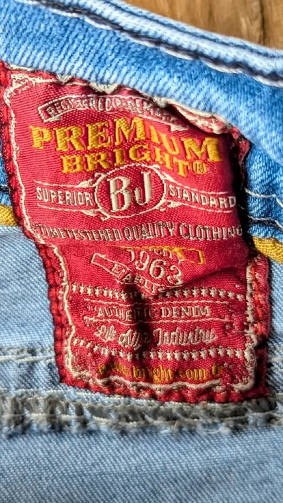 Herren Jeansshorts Mr. Bright – selbst abgeschnitten, lässiger Look