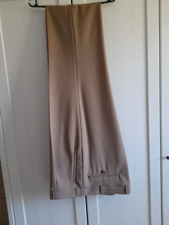 Herren Stoffhose, beige, leicht, Gr. 27.