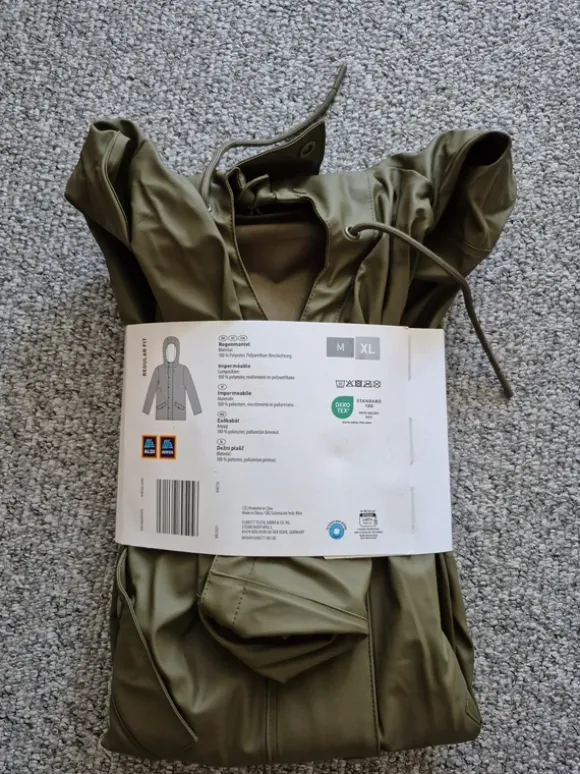 Herrenregenjacke in XL. NEU