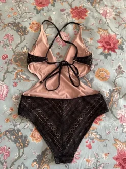 H&M Badeanzug mesh Body