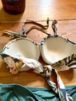 🫶🏻H&M Bikini 36 & 75 B