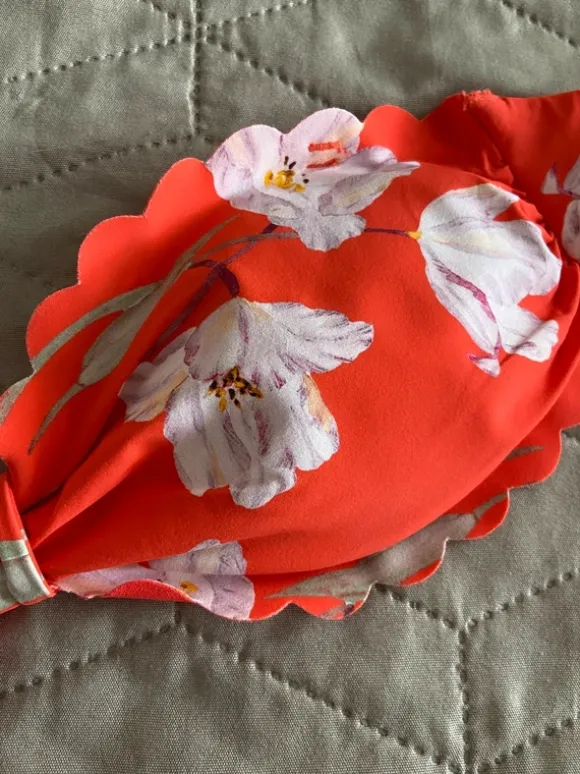 H&M, Bikini rot mit Blumen Größe S