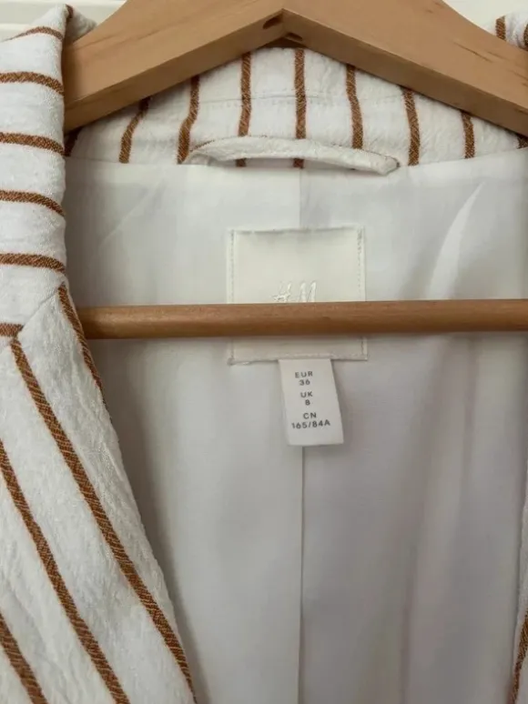 H&M Blazer Gr. 36 – weiß mit feinen braunen Streifen 🤍🤎 Sommerblazer