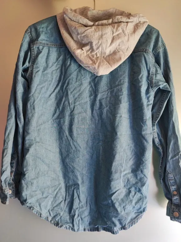 H&M Divided Jeanshemd mit Kaputze