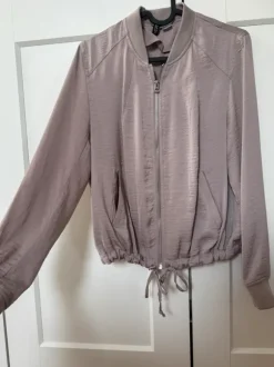 H&M dünne Bomberjacke glänzend mauve Flieder Größe 38 M
