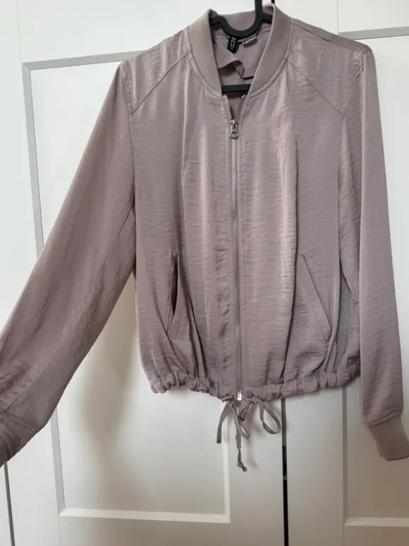 H&M dünne Bomberjacke glänzend mauve Flieder Größe 38 M
