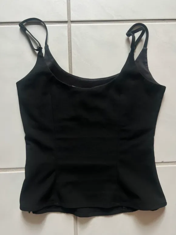 H&M figurbetontes schwarzes Top