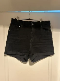 H&M high waist mom shorts