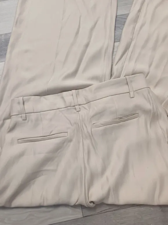H&M Hose 42
