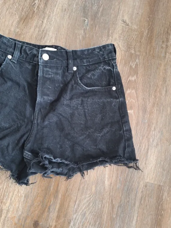 H&M Jeans High waist Shorts Pants kurz Hose schwarz Gr L 40