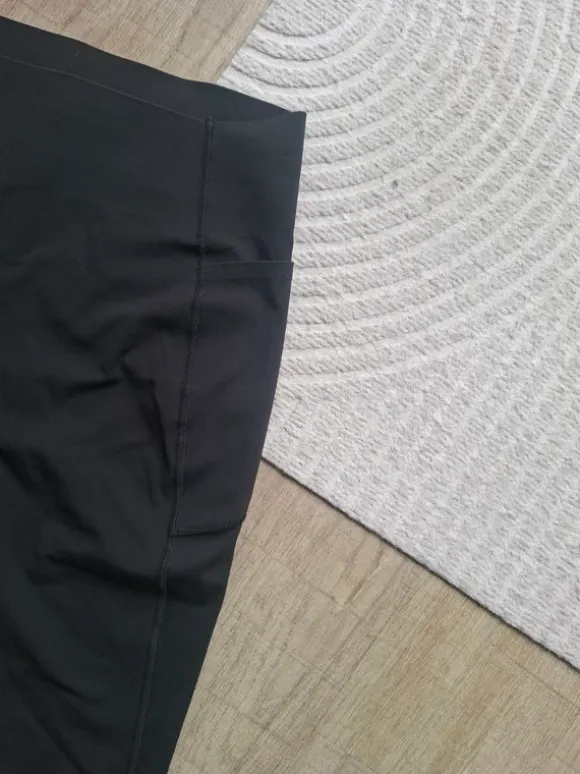 H&M Move Sportleggings, schwarz, Gr. M, super Zustand
