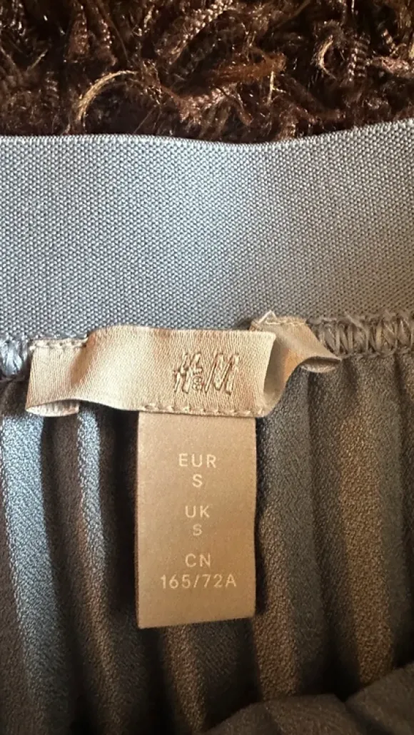 H&M Plissee Rock Midi High Waist hellblau taubenblau Gr. 36 S TOP