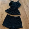 H&M Pyjama schwarz mit Spitze Short und Spitzentop