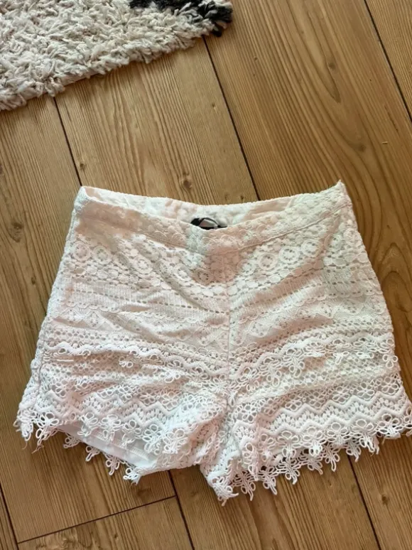 H&M Spitzenshorts weiß Gr. 34 – Boho Sommer Shorts