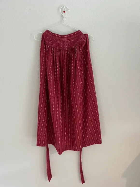 Hochwertiges langes Dirndl mit Reißverschluss