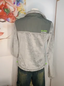 Hollister Damen Sweatshirt 🤍Bequemes und stylisches Modell für den Alltag.