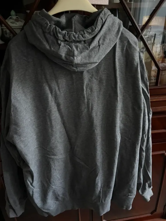 Hoodiejacke hellgrau 60/62 mit Applikationen