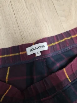 Hose karriert
