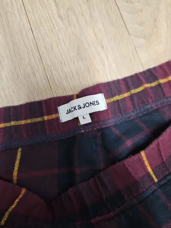 Hose karriert